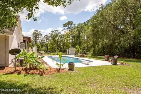 Exterior - 922 Jane St, Blackshear, GA 31516 photo 6 of 16