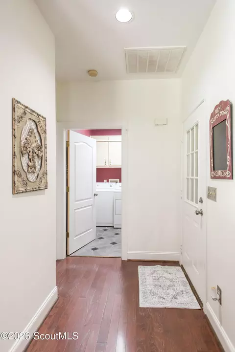 Entry Way - 922 Jane St, Blackshear, GA 31516 photo 6 of 7