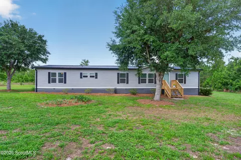 1953 Raybon Rd W, Hoboken, GA 31542