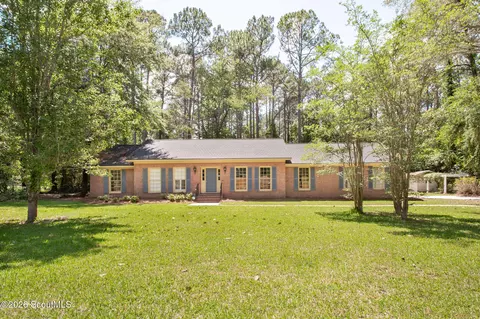 1075 Wildwood Rd, Waycross, GA 31503