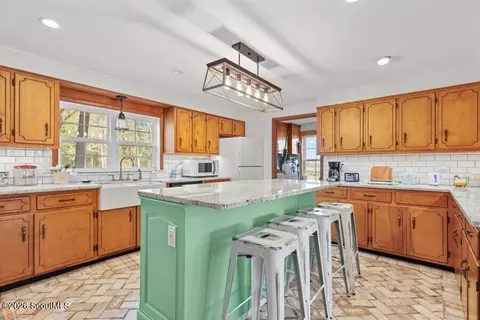 Kitchen - 5466 Robin Rd, Patterson, GA 31557 photo 1 of 4