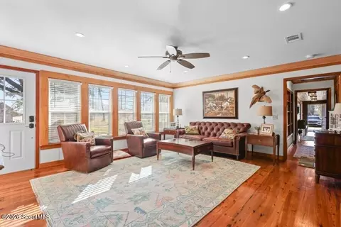 Living - 5466 Robin Rd, Patterson, GA 31557 photo 2 of 2