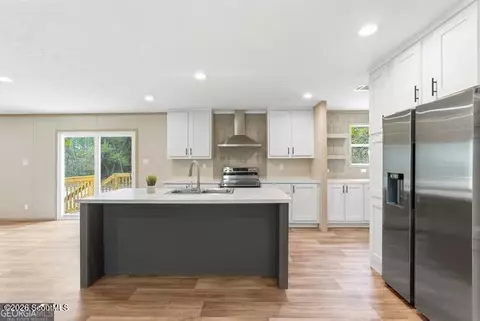 Kitchen - 2099 Susie Baker Rd NE, Shellman Bluff, GA 31331 photo 2 of 2