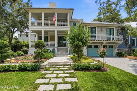 1082 Village Oaks Ln, Saint Simons Island, GA 31522