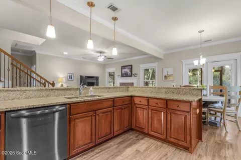 Kitchen - 1615 Marshview Dr NE, Townsend, GA 31331 photo 5 of 6
