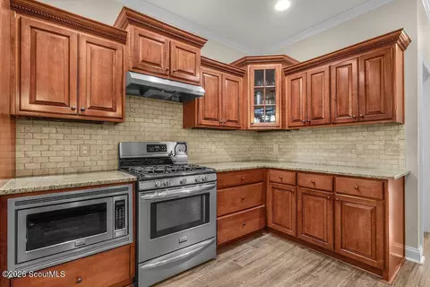 Kitchen - 1615 Marshview Dr NE, Townsend, GA 31331 photo 4 of 6