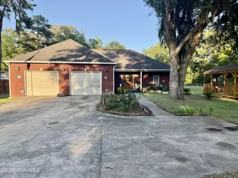 714 Altamaha Rd, Jesup, GA 31545