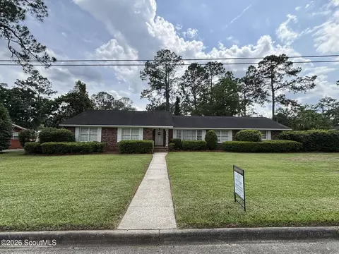 147 W Magnolia St, Jesup, GA 31545