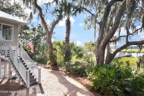 2486 Mission Dr SE, Darien, GA 31305