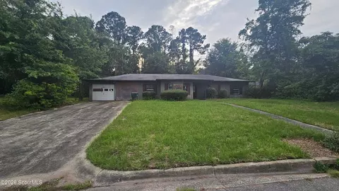 77 Hornet Dr, Brunswick, GA 31525