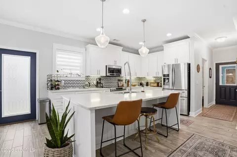123 Serenity Ln, Saint Simons Island, GA 31522