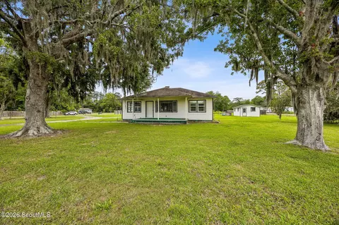 879 Charlie Smith Sr Hwy, Saint Marys, GA 31558