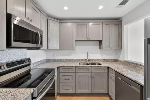 1000 Mallery St Ext #F57, Saint Simons Island, GA 31522