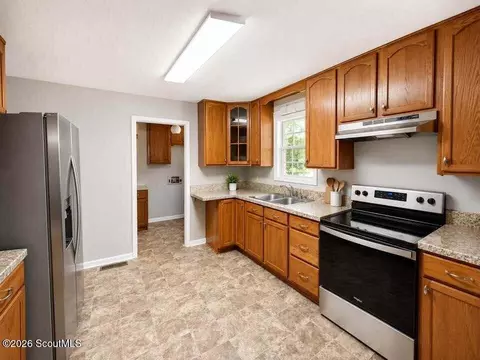 Kitchen - 2329 Ware St, Blackshear, GA 31516 photo 2 of 2