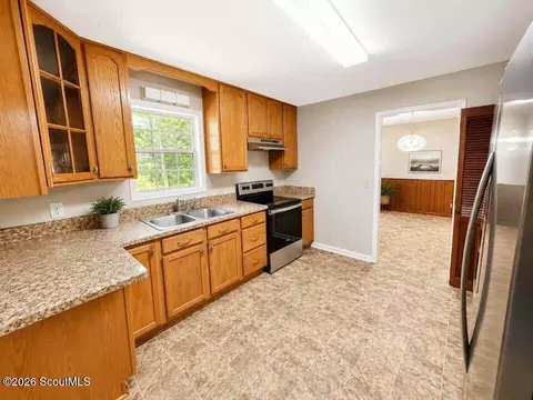 Kitchen - 2329 Ware St, Blackshear, GA 31516 photo 1 of 2