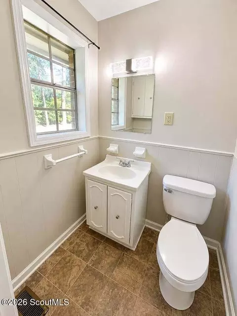 Bath - 2329 Ware St, Blackshear, GA 31516 photo 2 of 3