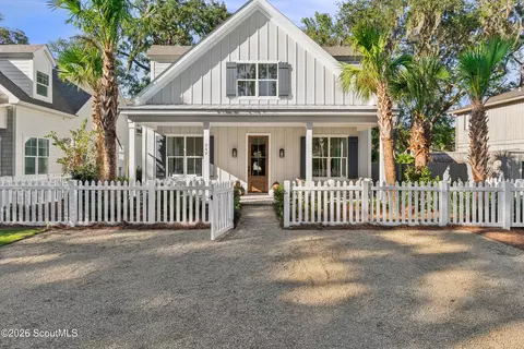 262 Menendez Ave, Saint Simons Island, GA 31522