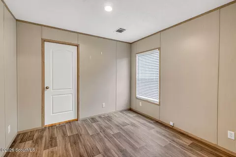 Bedroom - 6401 Riverside Rd, Nahunta, GA 31553 photo 1 of 6