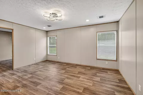Living - 6401 Riverside Rd, Nahunta, GA 31553 photo 3 of 4