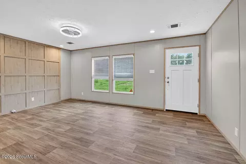 Living - 6401 Riverside Rd, Nahunta, GA 31553 photo 1 of 4
