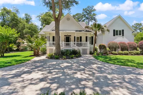 209 W Point Dr, Saint Simons Island, GA 31522
