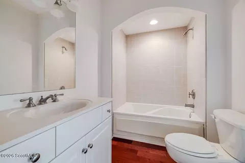 Bath - 1165 Mayflower Rd NE, Townsend, GA 31331 photo 1 of 2