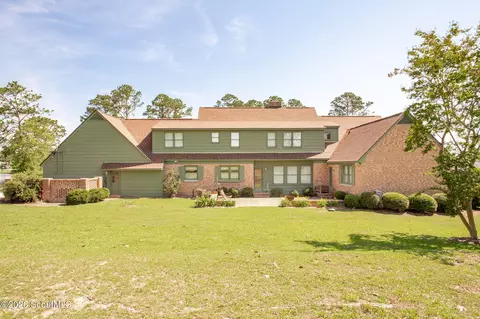 220 Lake Shore Dr, Alma, GA 31510