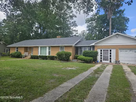 821 N Augusta Ave N, Waycross, GA 31503