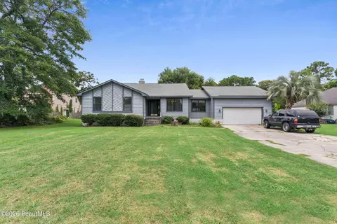 205 Twin Lakes Dr, Brunswick, GA 31525