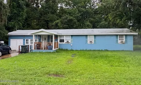 151 Taylors Dr, Brunswick, GA 31523