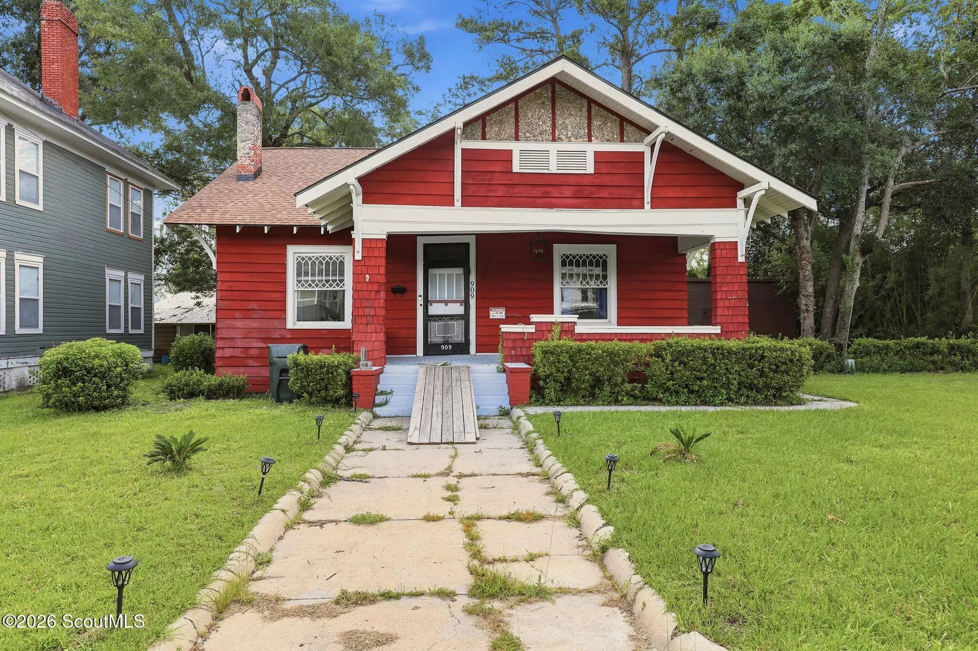 909 Gilmore St, Waycross, GA 31501 | MLS# 2000802 | 40 Photos - Movoto