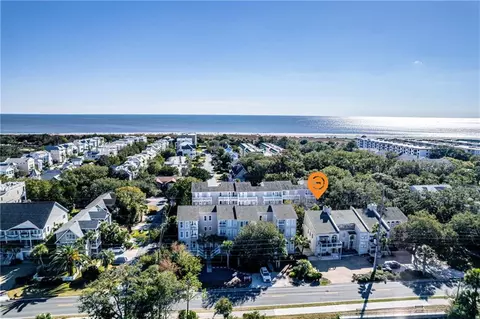 1528 Ocean Blvd, Saint Simons Island, GA 31522