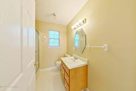 Bath - 118 Pinehurst Dr, Blackshear, GA 31516 photo 1 of 4