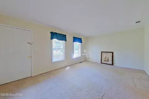 Living - 118 Pinehurst Dr, Blackshear, GA 31516 photo 1 of 7
