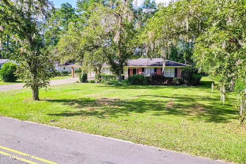 Exterior - 118 Pinehurst Dr, Blackshear, GA 31516 photo 10 of 11