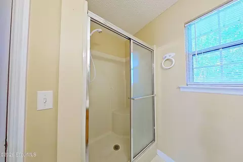 Bath - 118 Pinehurst Dr, Blackshear, GA 31516 photo 2 of 4