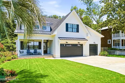 305 Kelsall Ave, Saint Simons Island, GA 31522