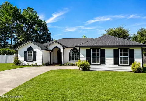 217 Lake Forest Dr, Kingsland, GA 31548
