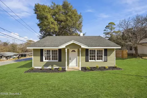 318 Peachtree Cir, Sylvania, GA 30467