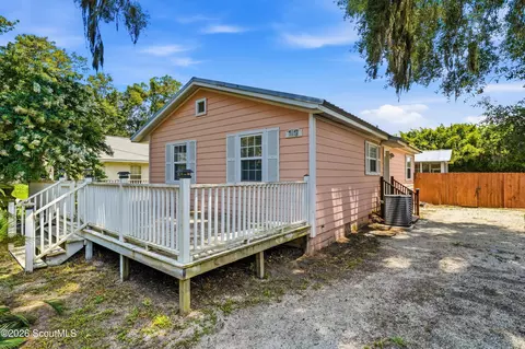 1017 Mallery St, Saint Simons Island, GA 31522