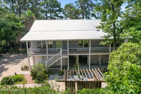 104 Sapelo St, Saint Simons Island, GA 31522