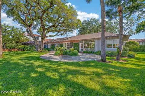 220 W 5th St #119, Sea Island, GA 31561