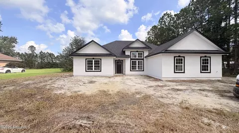 225 Lakes Dr, Brunswick, GA 31523