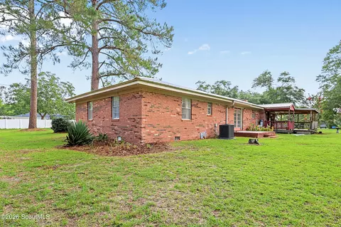 Exterior - 3275 Crestview Dr, Blackshear, GA 31516 photo 2 of 5
