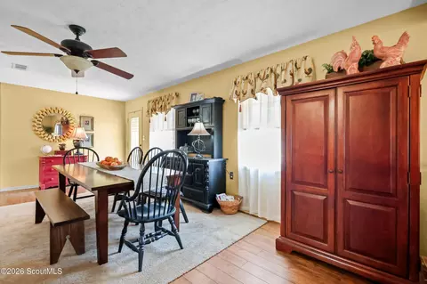 Dining - 3275 Crestview Dr, Blackshear, GA 31516 photo 1 of 3