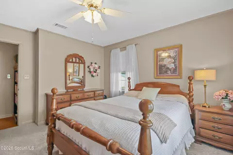 Bedroom - 3275 Crestview Dr, Blackshear, GA 31516 photo 4 of 7