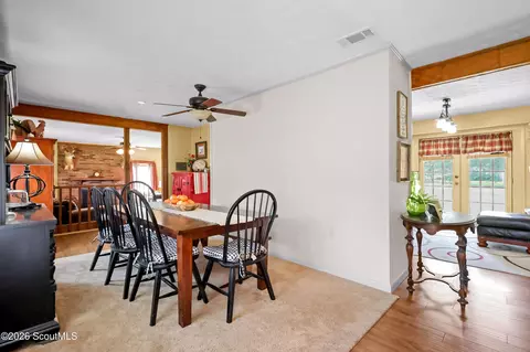 Dining - 3275 Crestview Dr, Blackshear, GA 31516 photo 3 of 3