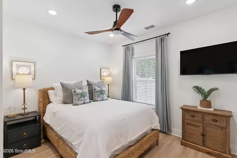 Bedroom - 5370 Shellman Bluff Rd NE, Townsend, GA 31331 photo 3 of 6