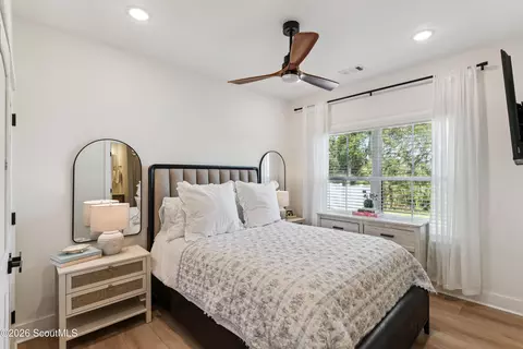 Bedroom - 5370 Shellman Bluff Rd NE, Townsend, GA 31331 photo 5 of 6