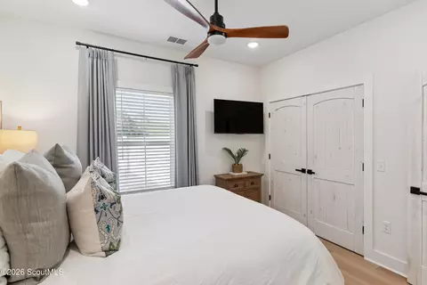 Bedroom - 5370 Shellman Bluff Rd NE, Townsend, GA 31331 photo 4 of 6